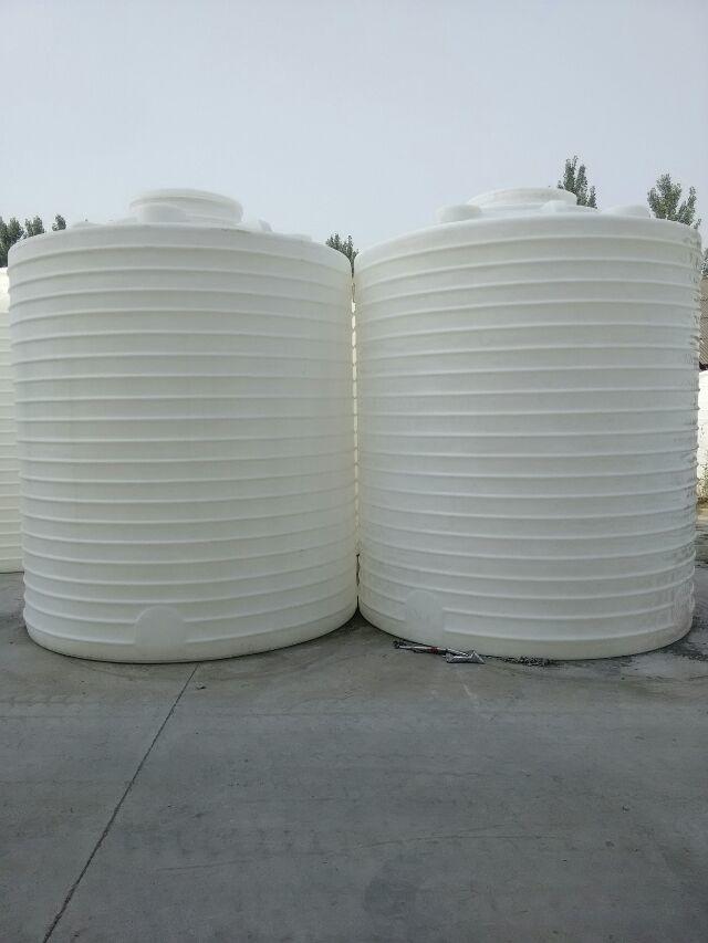PE立式儲(chǔ)罐圖片 PE立式儲(chǔ)罐圖片